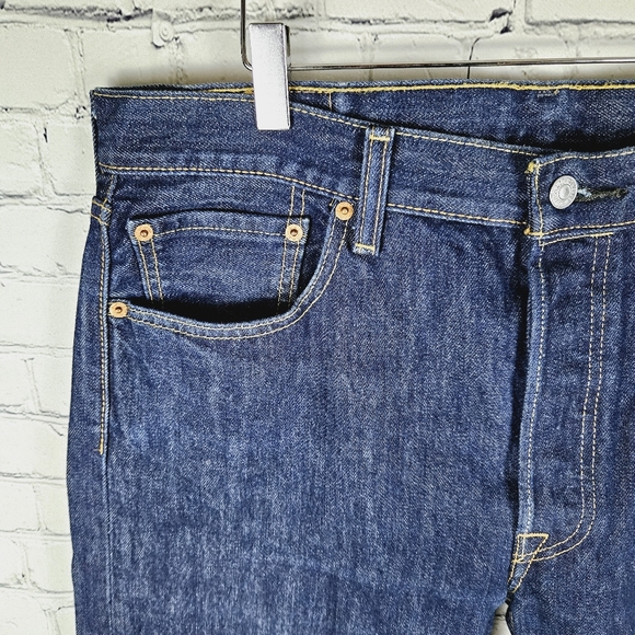 LEVI'S | 501 button fly medium wash cut-off cropped jean capris - Picture 2 of 10